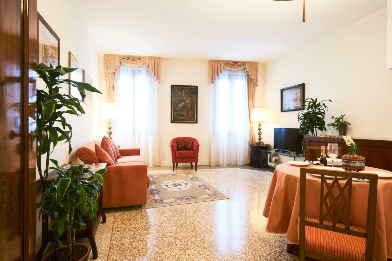 Vakantiehuis Charming On Grand Canal *